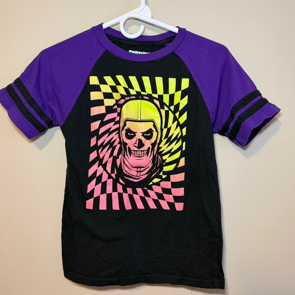 Fortnite T-Shirt Black Purple Skull Trooper Raglan Graphic Tee Kids Size Medium